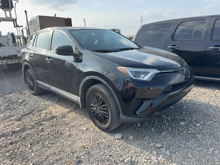 2018-toyota-rav4-image-3