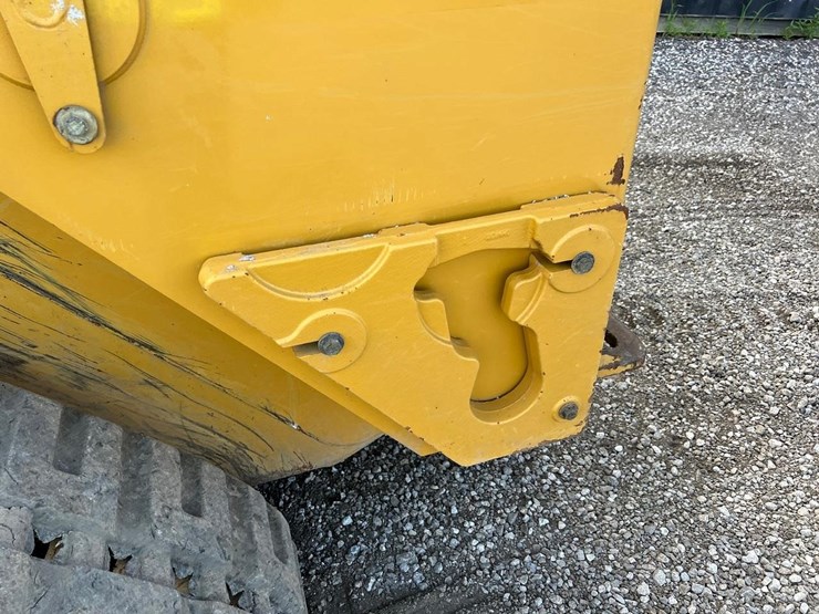 2022-caterpillar-279d3-image-14