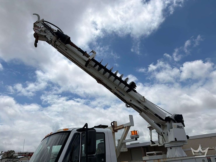2019-international-durastar-4300-image-23