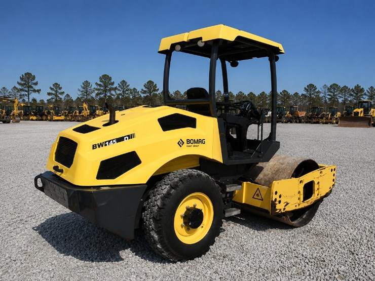 2017-bomag-bw145d-5-image-2