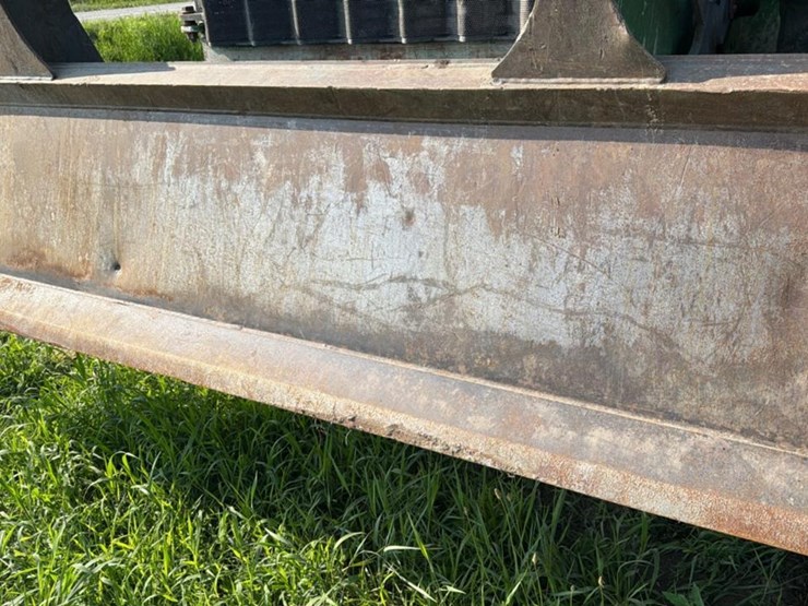 2015-deere-648l-image-38