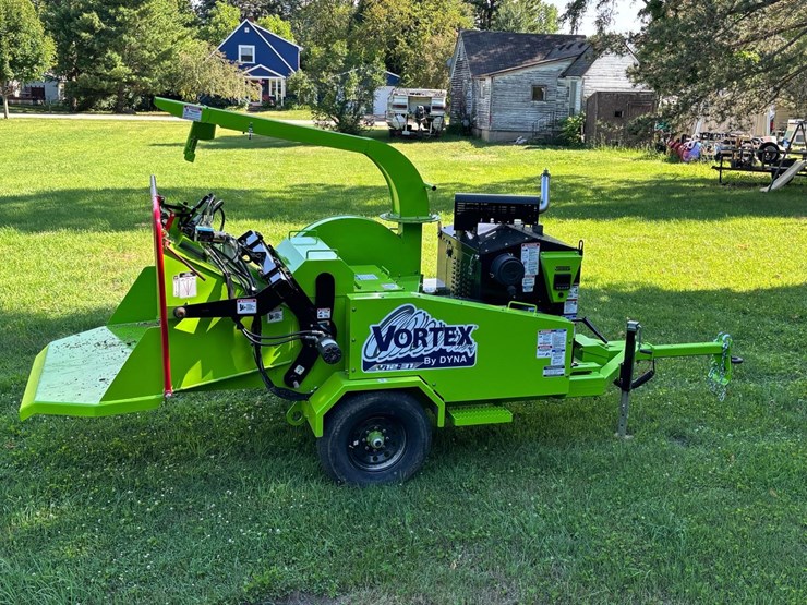 #157-•-2024-vortex-v12-31-towable-brush-chipper-image-12