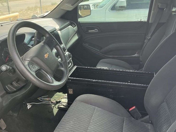 2017-chevrolet-tahoe-image-8