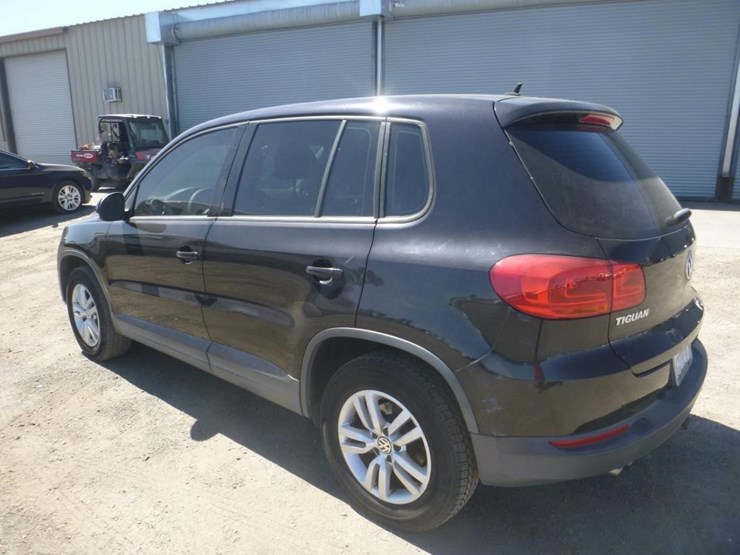 2012-volkswagen-tiguan-image-4