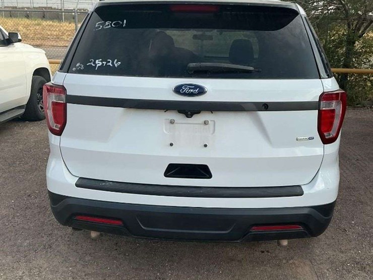 2018-ford-explorer-image-3