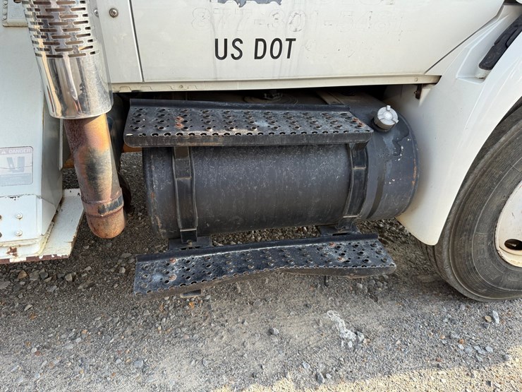 2007-international-durastar-4300-image-69