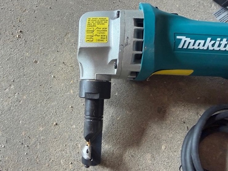 #7-•-makita-jn-1601-angle-grinder-image-10