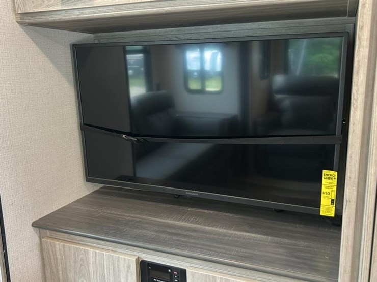 #142-•-2022-keystone-passport-grand-touring-series-2870rl-camper-image-53