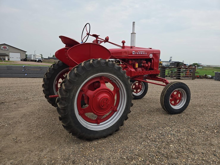 1939-farmall-super-hv-tractor-image-3