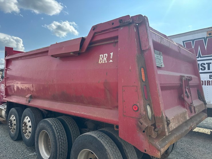2007-sterling-l9500-image-16