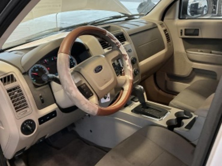 2009-ford-escape-hybrid-image-22