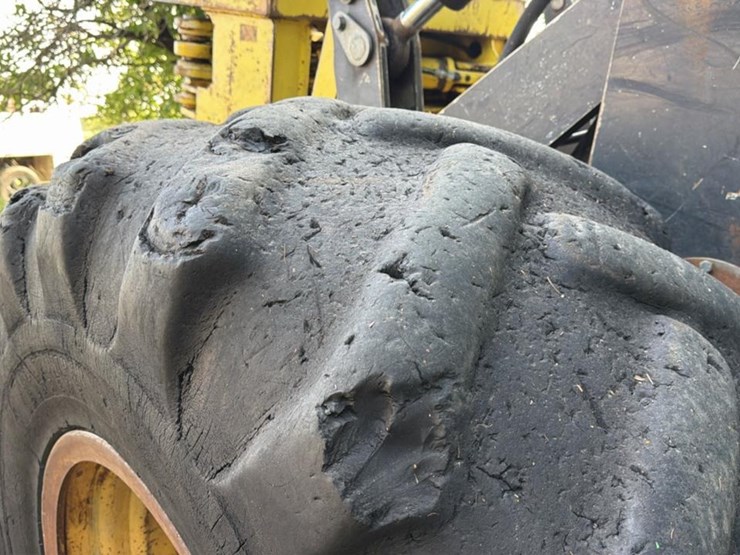 2006-deere-643h-image-29