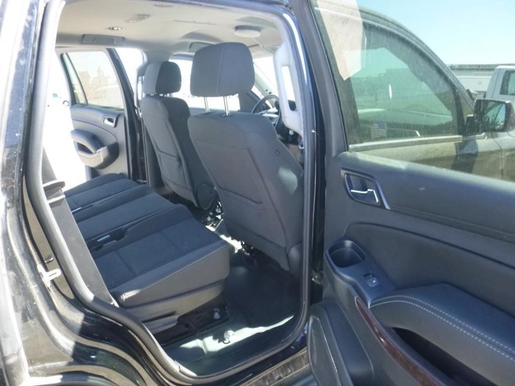 2018-chevrolet-tahoe-image-8