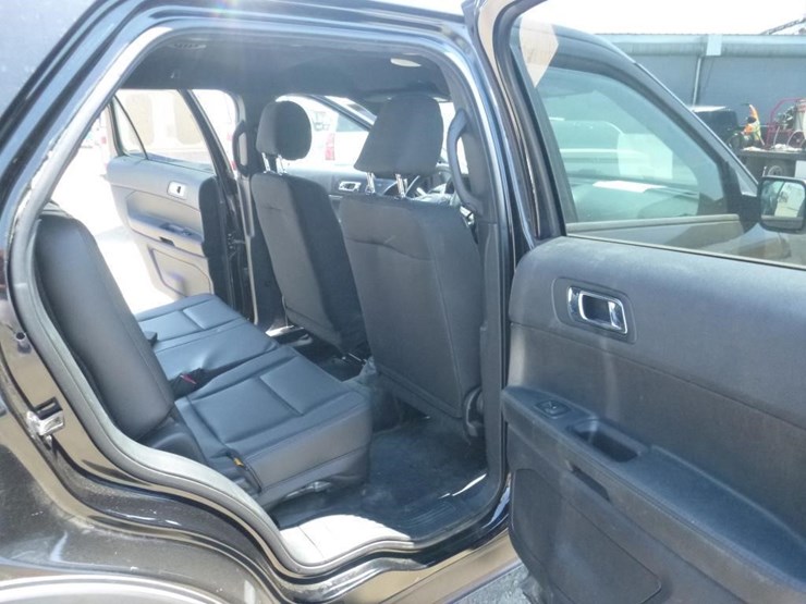2018-ford-explorer-image-8