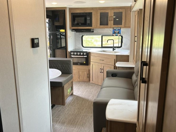 #143-•-2024-forest-river-coachmen-freedom-express-ultra-lite-246rks-camper-image-67