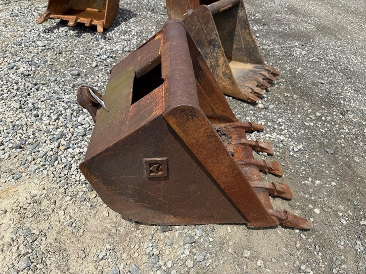 b-30”-excavator-bucket-image-4