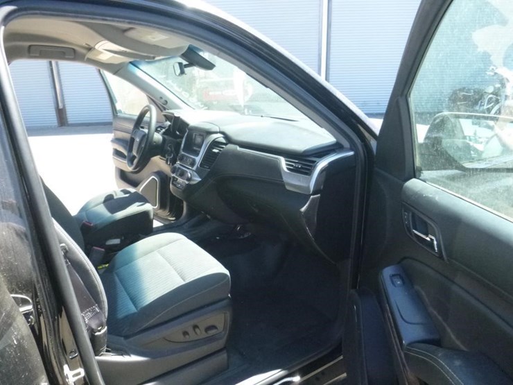 2016-chevrolet-tahoe-image-6