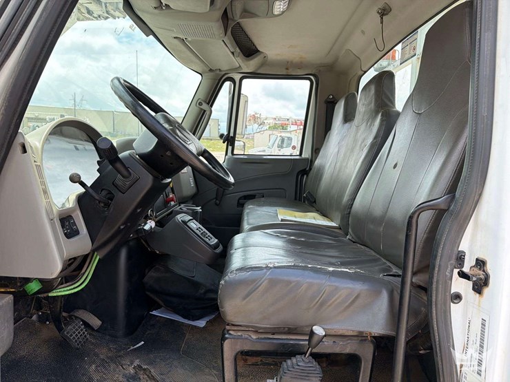 2019-international-durastar-4300-image-47