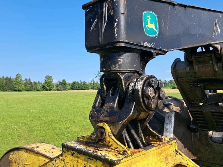 2008-deere-748h-image-29