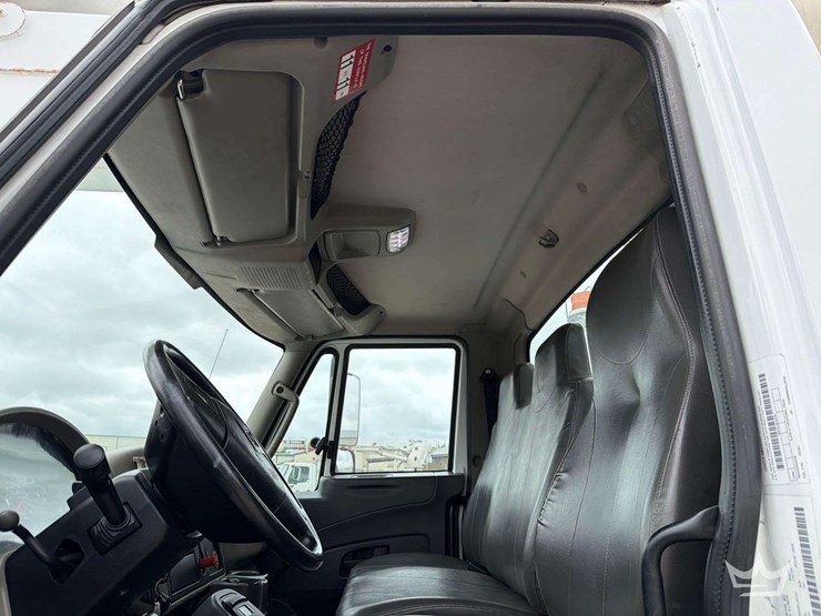 2017-international-durastar-4300-image-49
