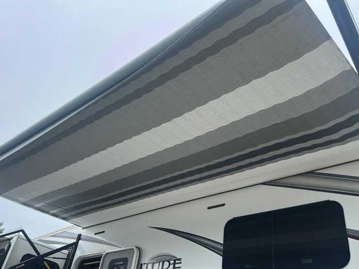 #139-•-2022-grand-design-solitude-310gk-camper-image-19