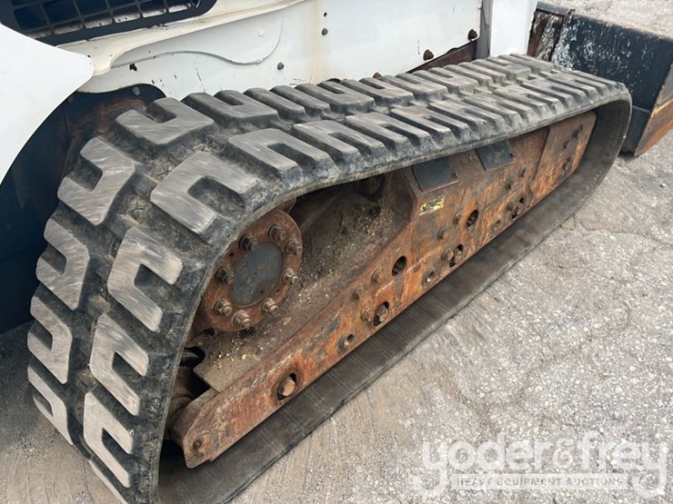 2016-bobcat-t870-image-23