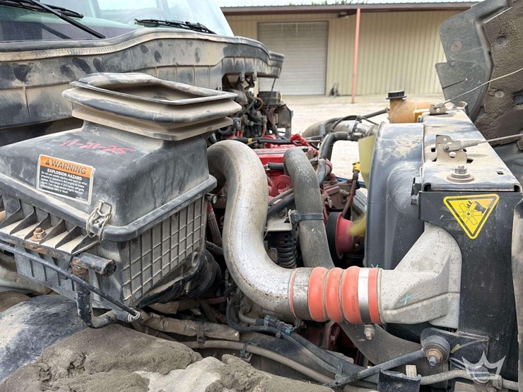 2019-international-durastar-4300-image-18