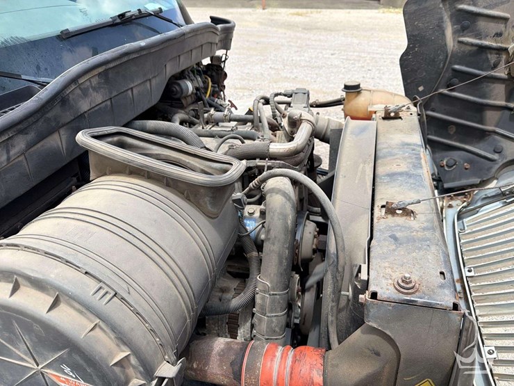 2008-international-durastar-4300-image-16
