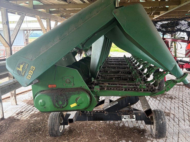 john-deere-8-image-5