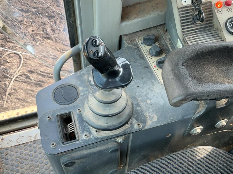 2005-deere-655c-image-14