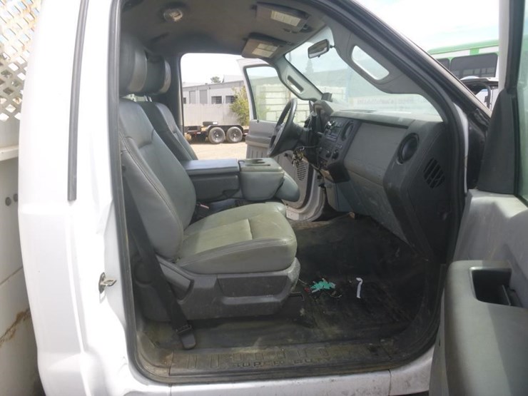 2012-ford-f550-image-13