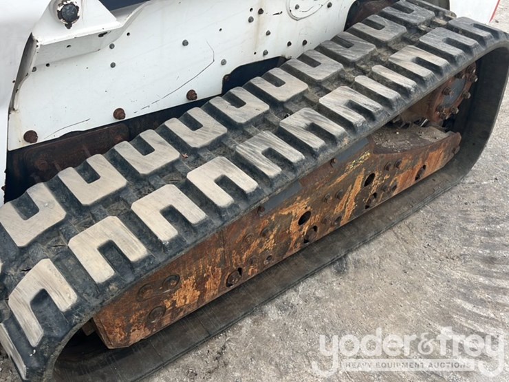 2016-bobcat-t870-image-33