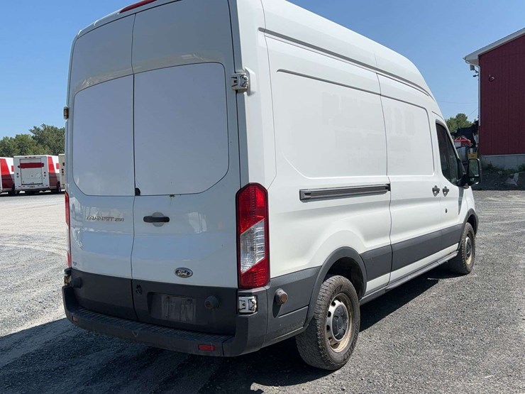 2017-ford-transit-image-5