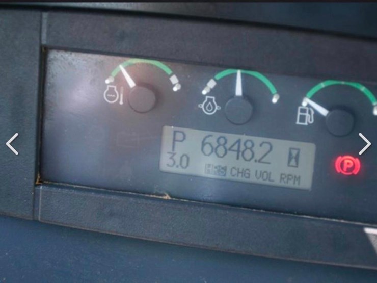 2008-deere-700j-xlt-image-11