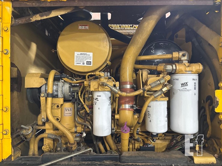 2005-caterpillar-120h-image-23