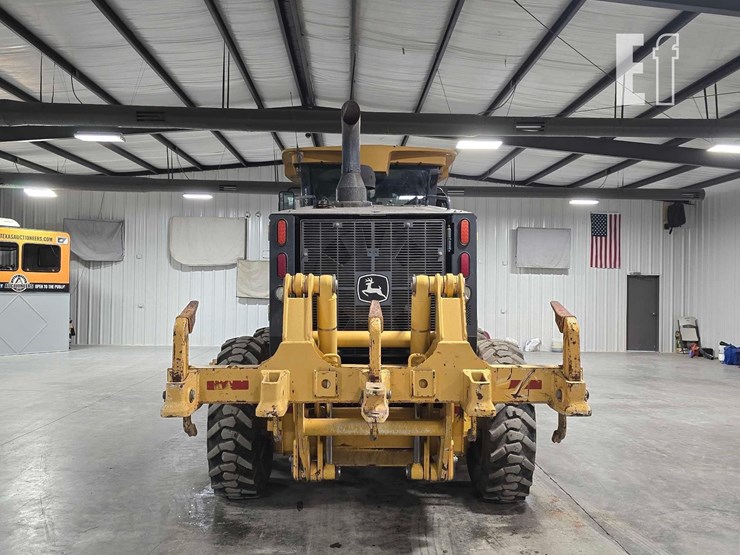 2011-deere-672g-image-8