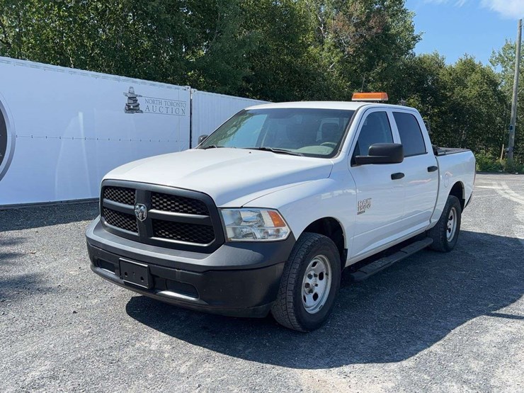 2019-ram-1500-classic-image-1