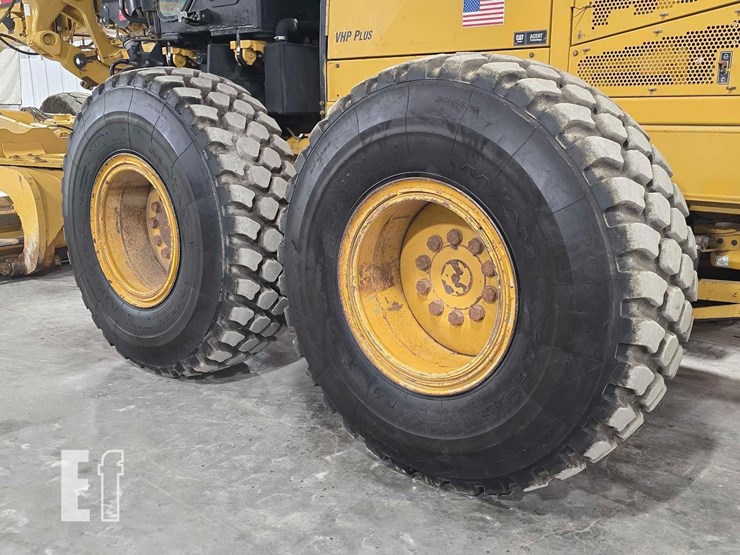 2013-caterpillar-14m-image-30