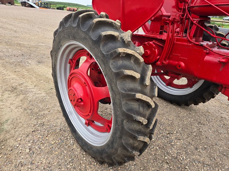 1939-farmall-super-hv-tractor-image-14