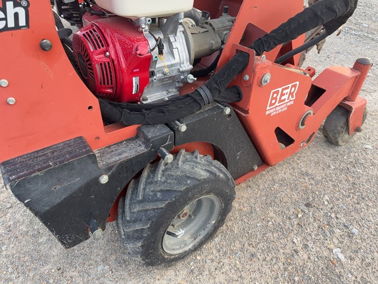 ditch-witch-c12-image-18