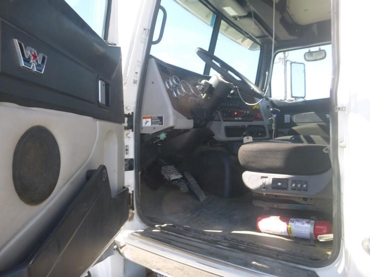 2019-western-star-4700sf-image-15