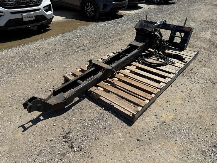 kubota-l4455a--4-pt-hitch-and-subframe-wh-auto-latch-uni-tach-image-8