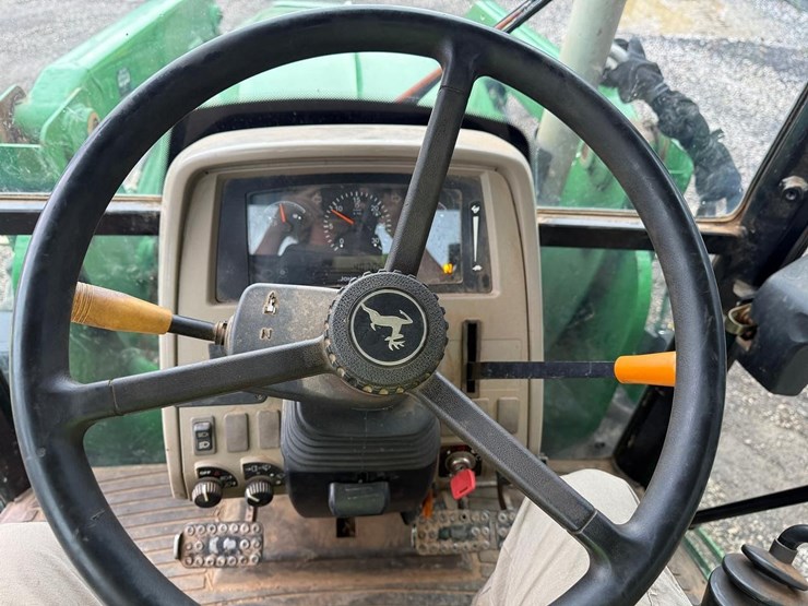 2012-john-deere-6115d-image-21
