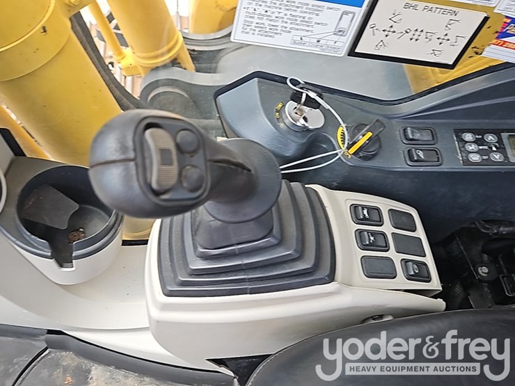 2017-kobelco-sk170-lc-image-36