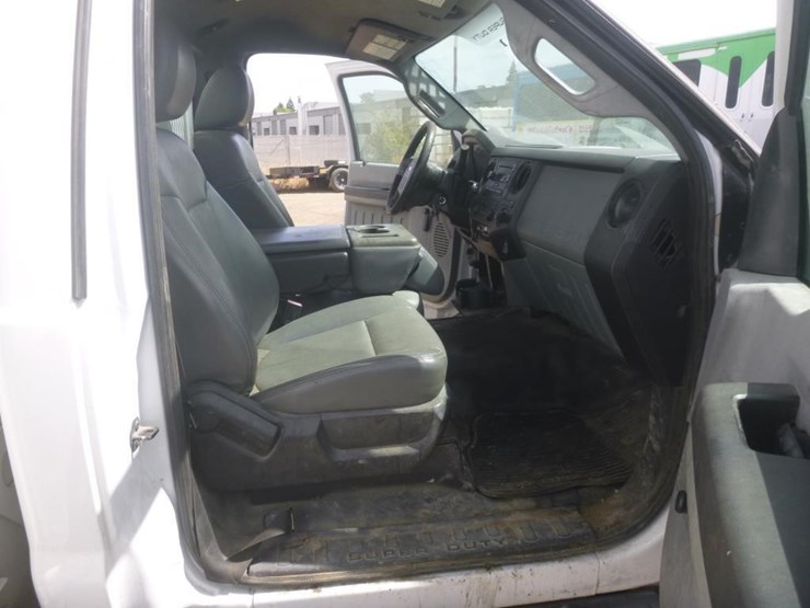 2011-ford-f550-image-15