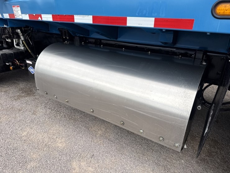 2018-mack-lr-rear-loading-trash-truck-image-17