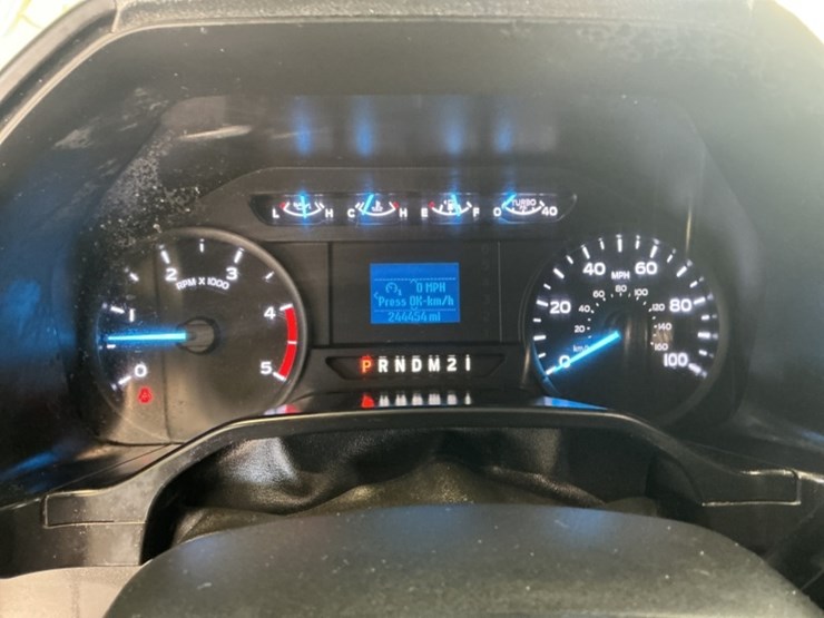 2017-ford-f550-image-19