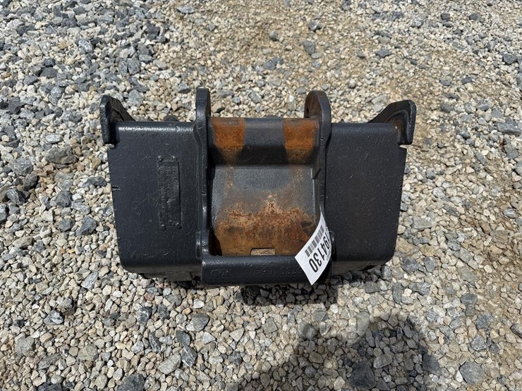 bobcat-24”-excavator-bucket-image-3