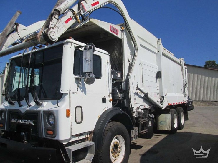 2016-mack-mru613-image-1