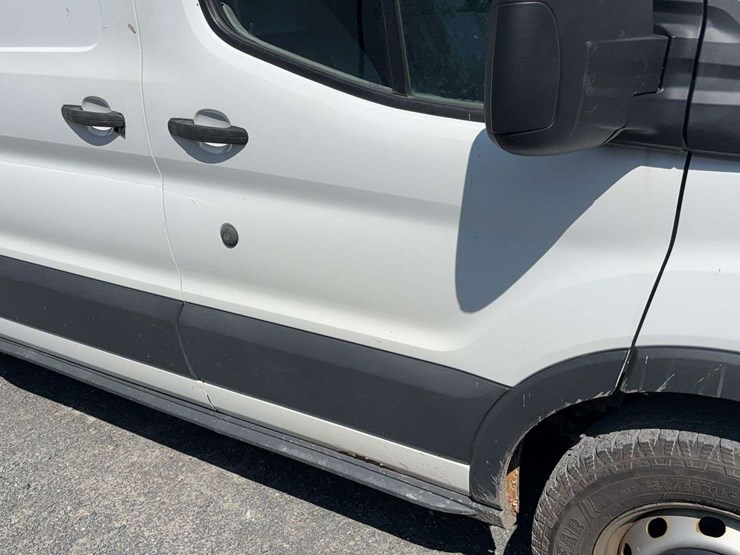 2017-ford-transit-image-31